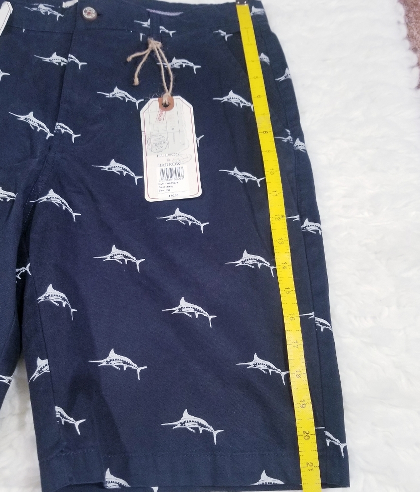Hudson & Barrow navy blue fish print shorts. 34 - Picture 10 of 14